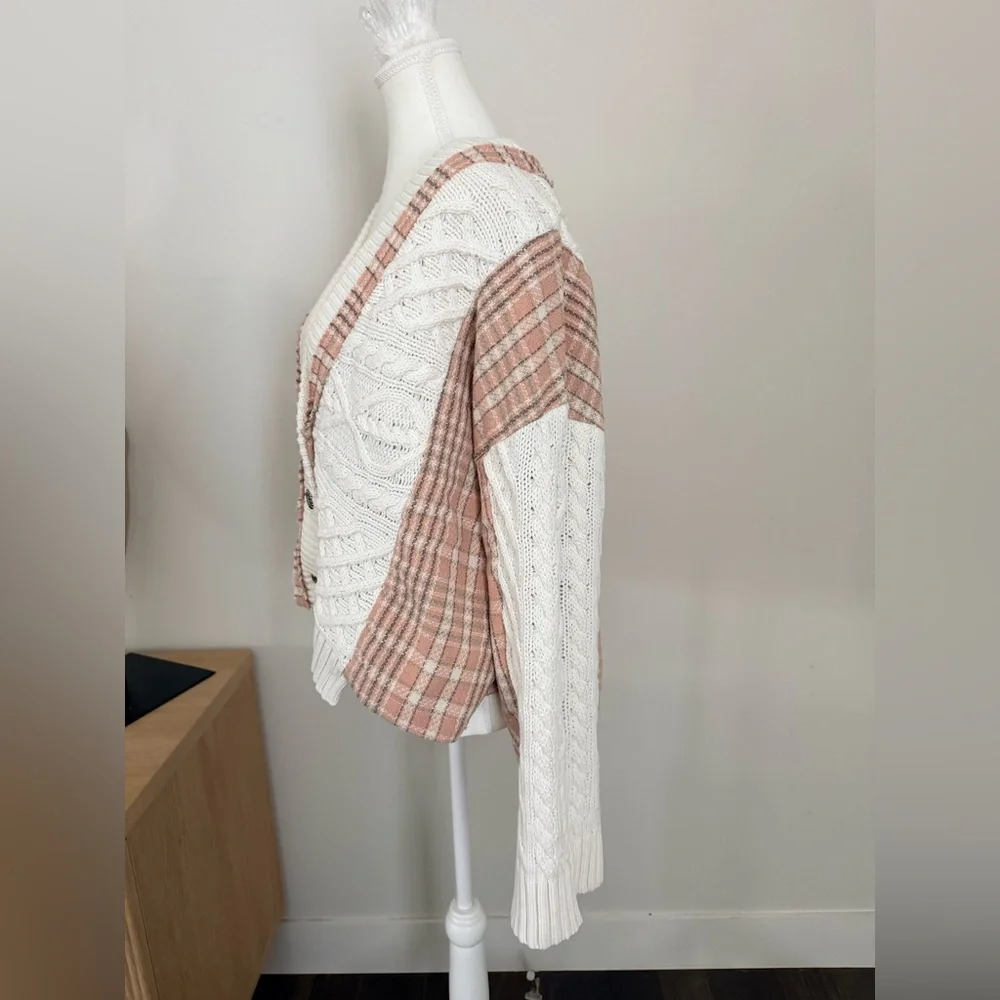 POL Boho Knit Sweater Cardigan Cream Blush Plaid V-Neck Oversized Medium NWOT - Picture 4 of 7